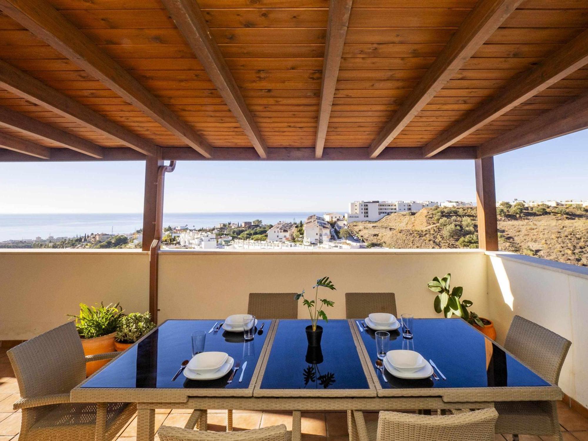 Atico Con Vistas Al Mar Piscina Y Parking Apartment Malaga Luaran gambar
