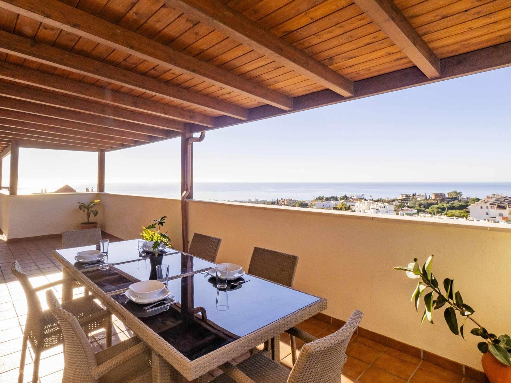 Atico Con Vistas Al Mar Piscina Y Parking Apartment Malaga Luaran gambar